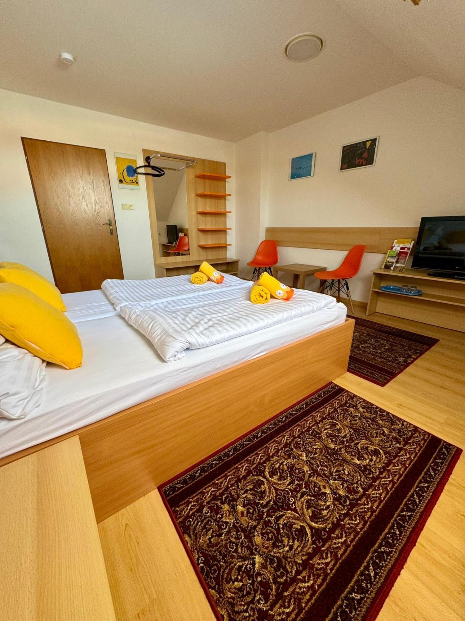 Penzion Ludor Strážnice Esterno foto